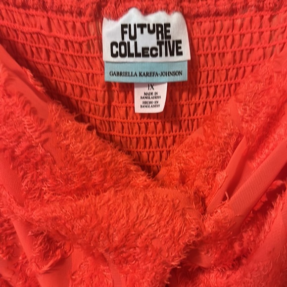 Beautiful peachy orange fit an flare dress 3d flowers all over size 1x/ 2x - Picture 2 of 2